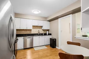 2 Oak Brook Club Dr, Oak Brook, IL 60523 - Photo 15