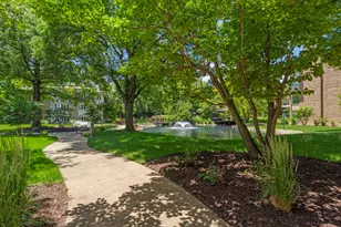 2 Oak Brook Club Dr, Oak Brook, IL 60523 - Photo 25