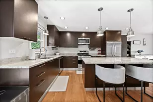 10S520 Havens Dr, Downers Grove, IL 60516 - Photo 3
