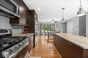10S520 Havens Dr, Downers Grove, IL 60516 - Photo 7