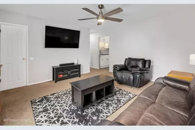 422 Walnut Drive, Streamwood, IL 60107 - Photo 3