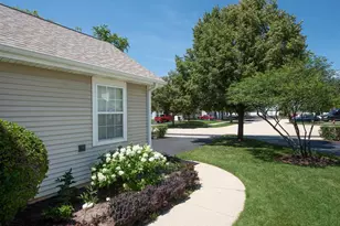 722 Timothy Ct, East Dundee, IL 60118 - Photo 3