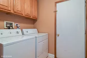 21 Arbor Dr, Streamwood, IL 60107 - Photo 9