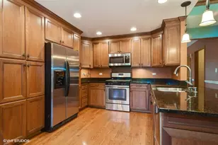 21 Arbor Dr, Streamwood, IL 60107 - Photo 3