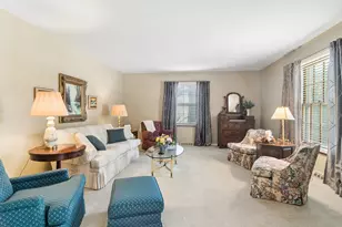562 E Carpenter Dr, Palatine, IL 60074 - Photo 3