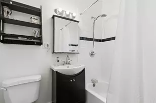 7358 N Damen Ave, Chicago, IL 60645 - Photo 11