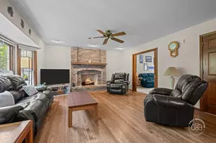 2412 Barkdoll Rd, Naperville, IL 60565 - Photo 9