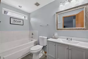 949 Tanager Ct, Glen Ellyn, IL 60137 - Photo 19