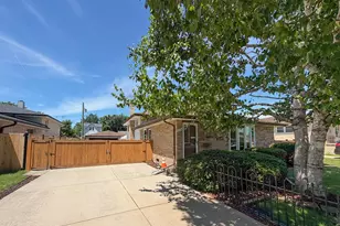 4430 Raymond Ave, Brookfield, IL 60513 - Photo 1