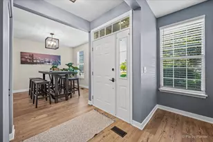 1949 Blackberry Ln, Hoffman Estates, IL 60169 - Photo 3