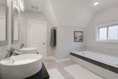 3239 Wesley Avenue, Berwyn, IL 60402 - Photo 11