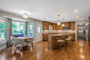 502 W Witchwood Ln, Lake Bluff, IL 60044 - Photo 5