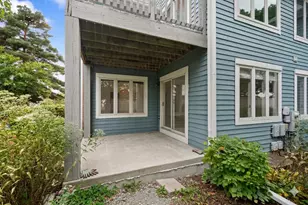 1545 N Courtland Dr, Arlington Heights, IL 60004 - Photo 9