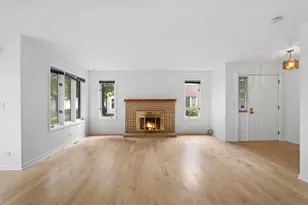 1545 N Courtland Dr, Arlington Heights, IL 60004 - Photo 5