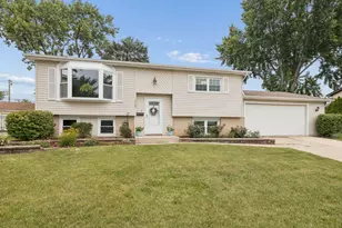5700 Victoria Dr, Oak Forest, IL 60452 - Photo 1
