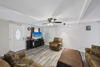207 Second Street, Elgin, IL 60123 - Photo 5