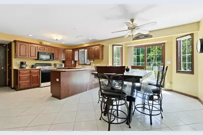10 S Hampton Court, Crete, IL 60417 - Photo 3