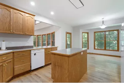 945 Kingston Street, Wheaton, IL 60187 - Photo 11