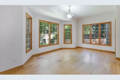 945 Kingston Street, Wheaton, IL 60187 - Photo 9