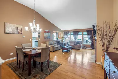 7004 Nathan Lane, Carpentersville, IL 60110 - Photo 3