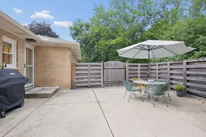 8165 Clarendon Hills Road, Willowbrook, IL 60527 - Photo 29