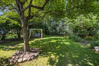 8130 Kilbourn Avenue, Skokie, IL 60076 - Photo 21