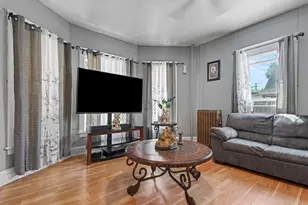211 Casseday Ave, Joliet, IL 60432 - Photo 5