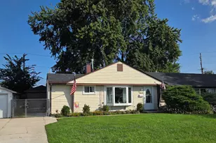 9067 S Main St, Hometown, IL 60456 - Photo 1