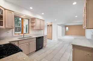 2297 Pontiac Cir, Naperville, IL 60565 - Photo 15