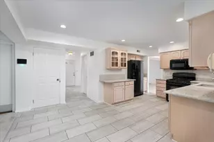 2297 Pontiac Cir, Naperville, IL 60565 - Photo 17