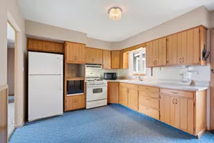 537-541 N Edgelawn Dr, Aurora, IL 60506 - Photo 5