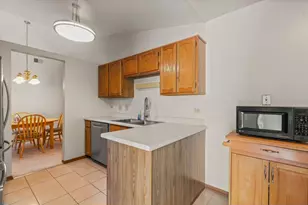 1410 W Partridge Ln, Arlington Heights, IL 60004 - Photo 13