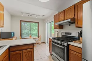 1410 W Partridge Ln, Arlington Heights, IL 60004 - Photo 11