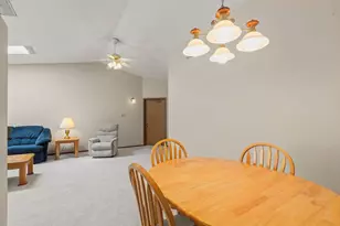 1410 W Partridge Ln, Arlington Heights, IL 60004 - Photo 9