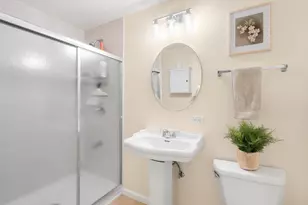 2156 Yale Cir, Hoffman Estates, IL 60192 - Photo 21
