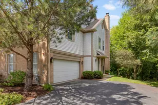 2156 Yale Cir, Hoffman Estates, IL 60192 - Photo 1