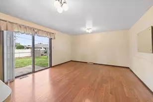 2021 Glenwood Ave, Joliet, IL 60435 - Photo 9