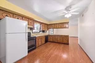 2021 Glenwood Ave, Joliet, IL 60435 - Photo 5