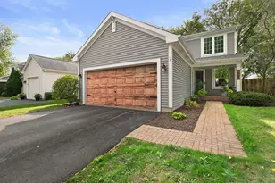 490 Cambridge Dr, Grayslake, IL 60030 - Photo 1