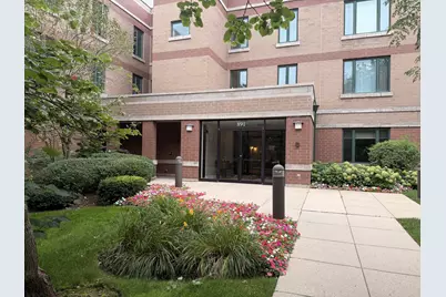 891 Central Avenue #219, Highland Park, IL 60035 - Photo 1