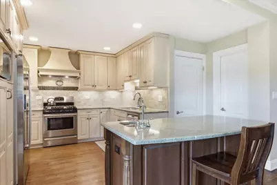 2501 Robincrest Lane, Glenview, IL 60025 - Photo 17