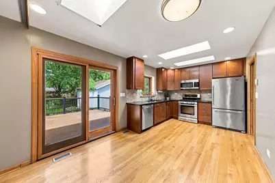 16 Joyce Lane, Streamwood, IL 60107 - Photo 7