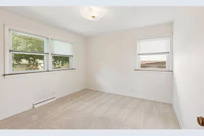 7920 Kenneth Avenue, Skokie, IL 60076 - Photo 17