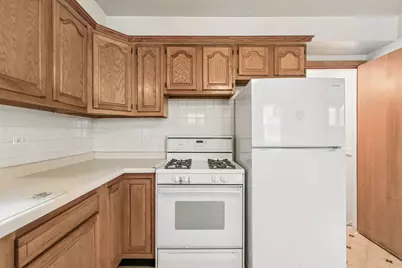 7920 Kenneth Avenue, Skokie, IL 60076 - Photo 11