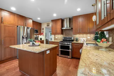 18101 W Hampshire Drive, Gurnee, IL 60031 - Photo 11