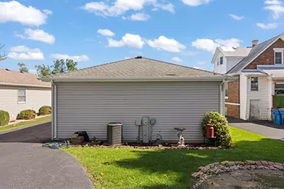 1917 N Hickory Street, Crest Hill, IL 60403 - Photo 17