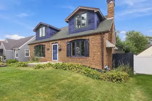 9427 S St Louis Ave, Evergreen Park, IL 60805 - Photo 1