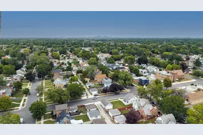 9427 S Saint Louis Avenue, Evergreen Park, IL 60805 - Photo 25