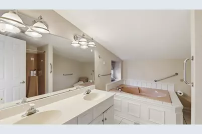 9427 S Saint Louis Avenue, Evergreen Park, IL 60805 - Photo 15