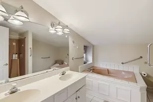 9427 S St Louis Ave, Evergreen Park, IL 60805 - Photo 15